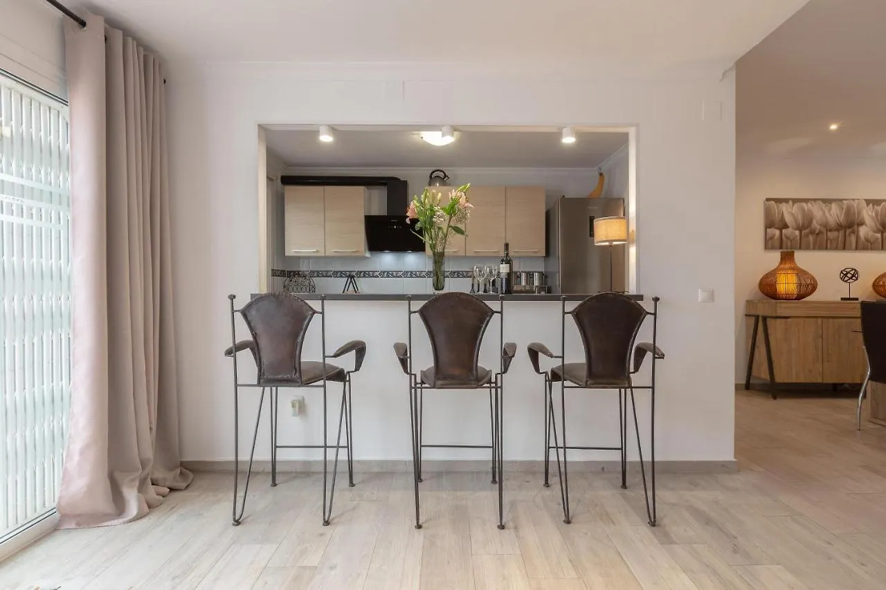 Villa Mar Del Plata 8 Bed Apartment Fuengirola