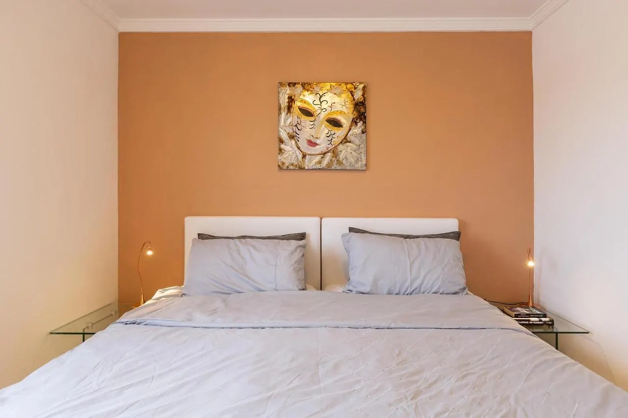 Villa Mar Del Plata 8 Bed Apartment Fuengirola