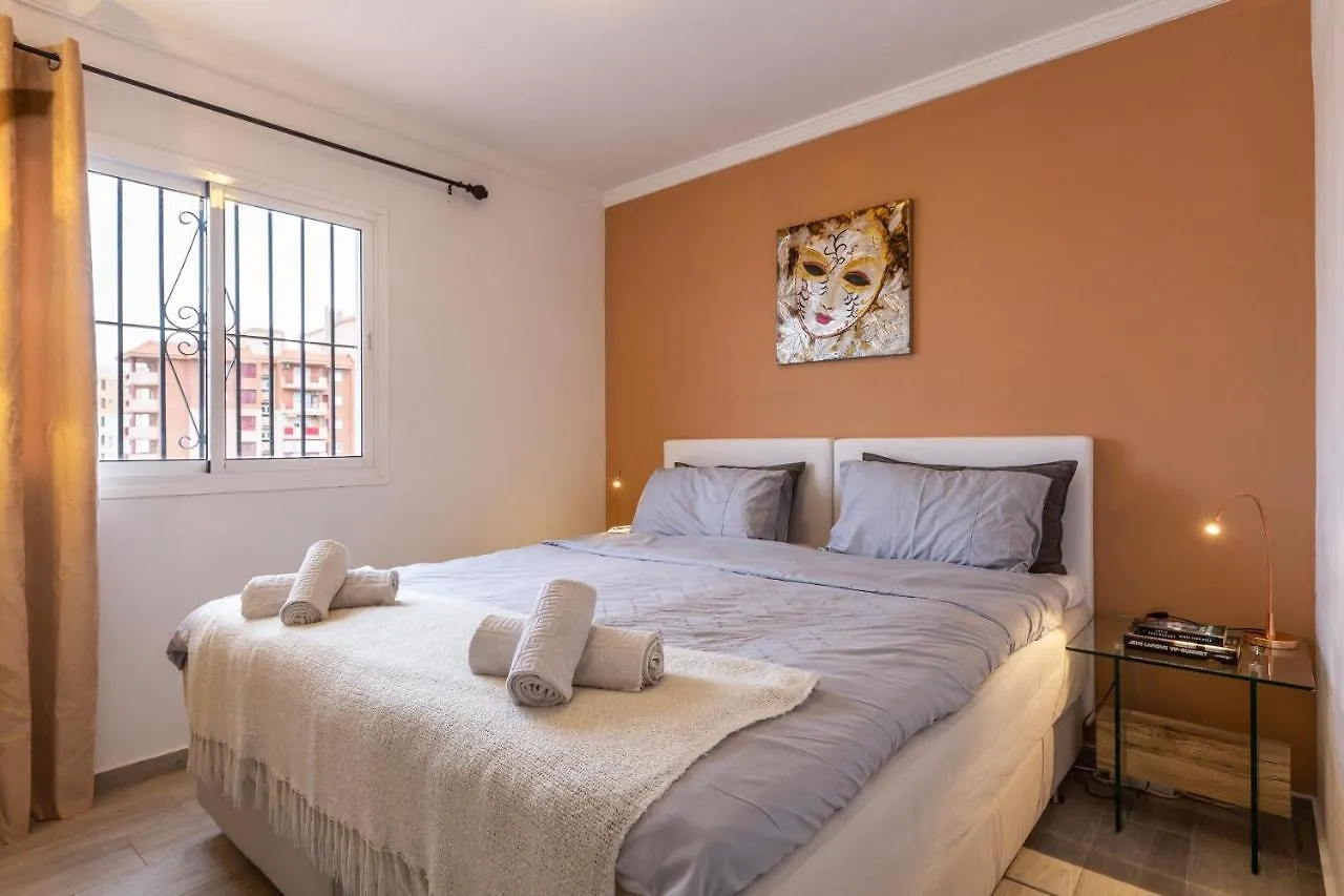 Villa Mar Del Plata 8 Bed Apartment Fuengirola